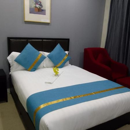 Atlantic Pearl Guest House Midrand Exteriör bild