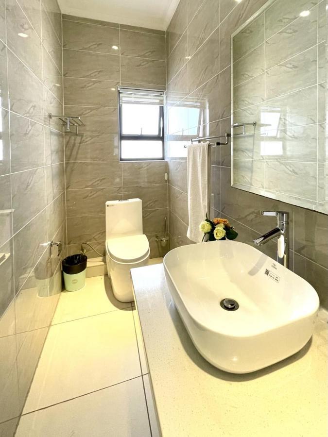 Atlantic Pearl Guest House Midrand Exteriör bild