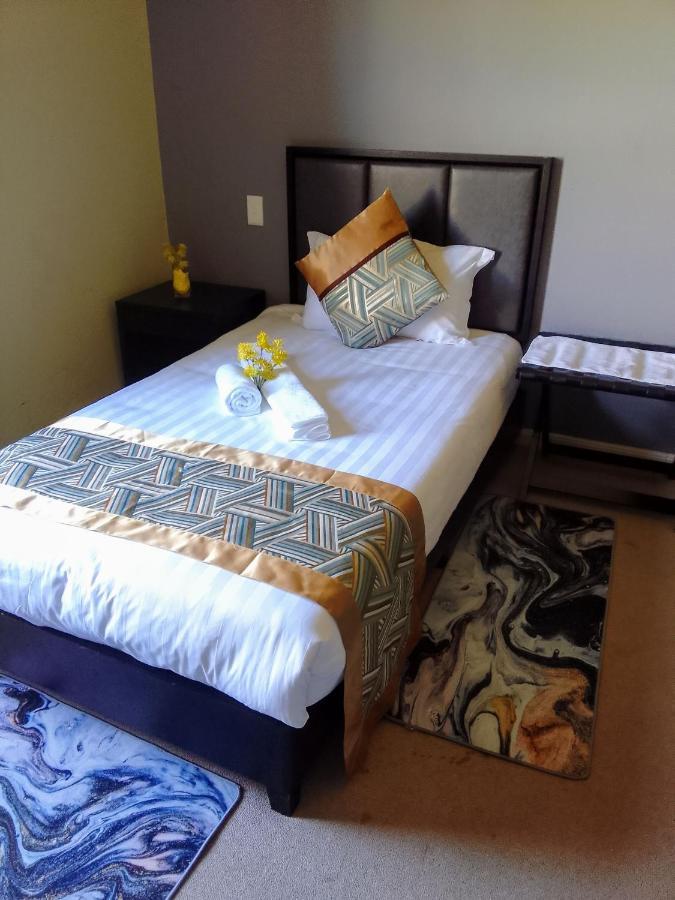 Atlantic Pearl Guest House Midrand Exteriör bild