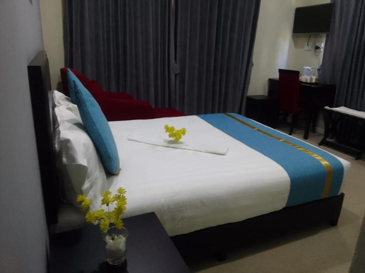 Atlantic Pearl Guest House Midrand Exteriör bild