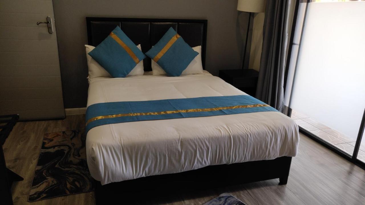 Atlantic Pearl Guest House Midrand Exteriör bild