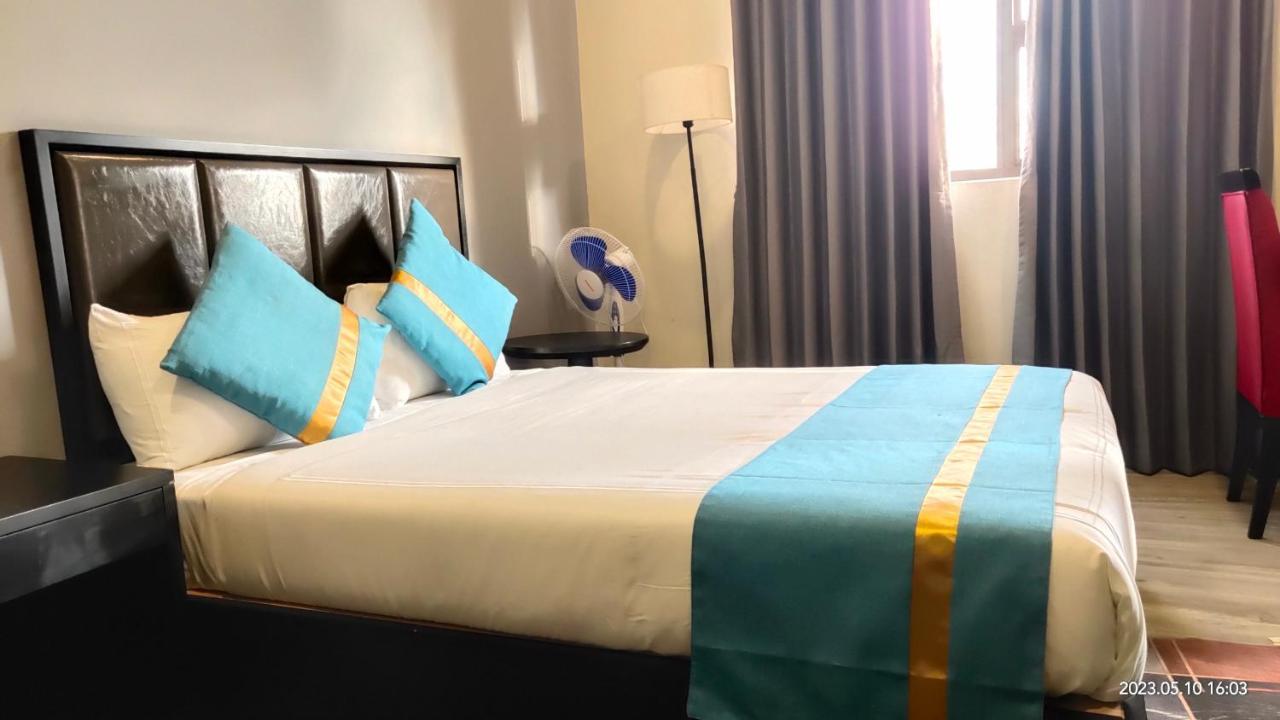 Atlantic Pearl Guest House Midrand Exteriör bild