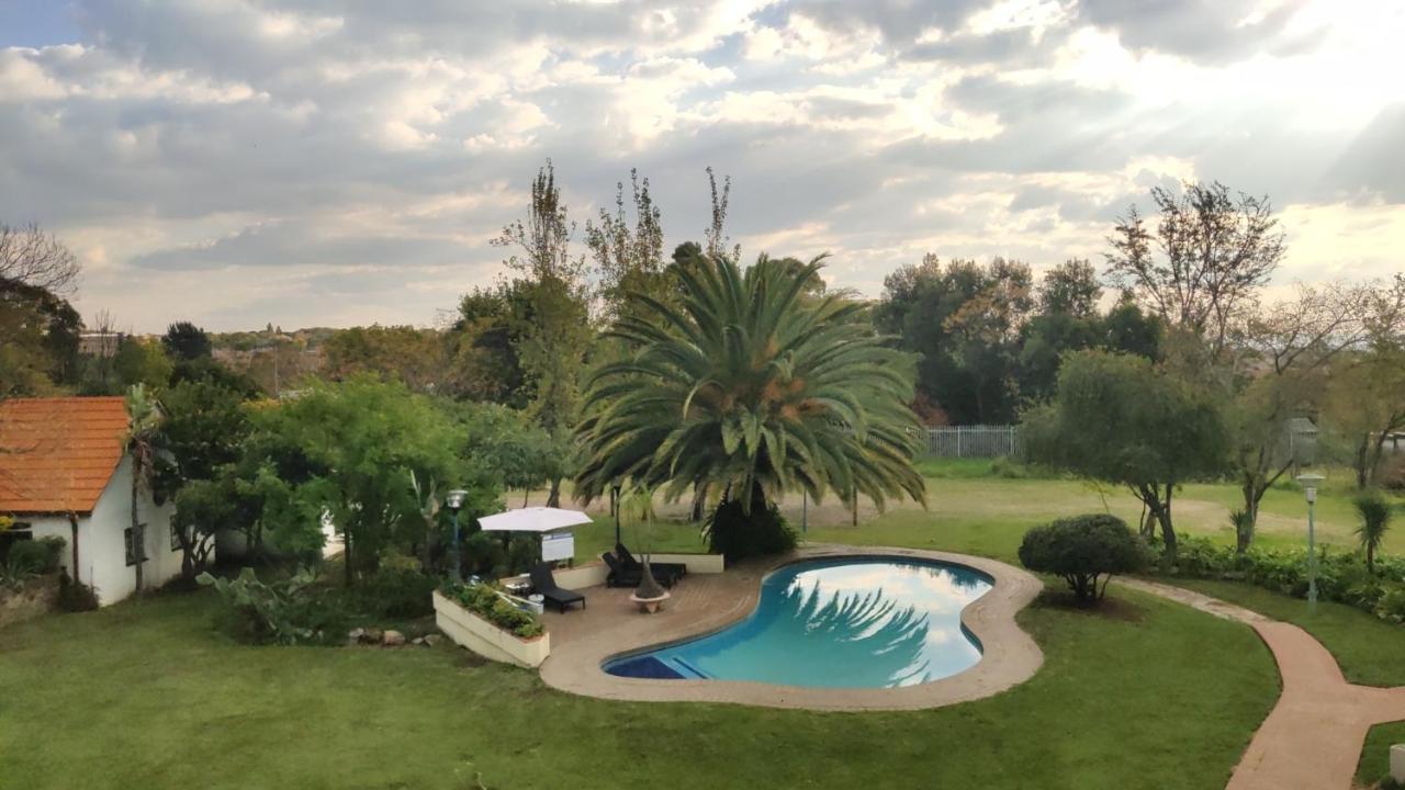 Atlantic Pearl Guest House Midrand Exteriör bild